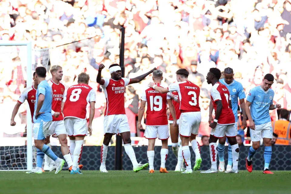 Arsenal vs Man celebrates